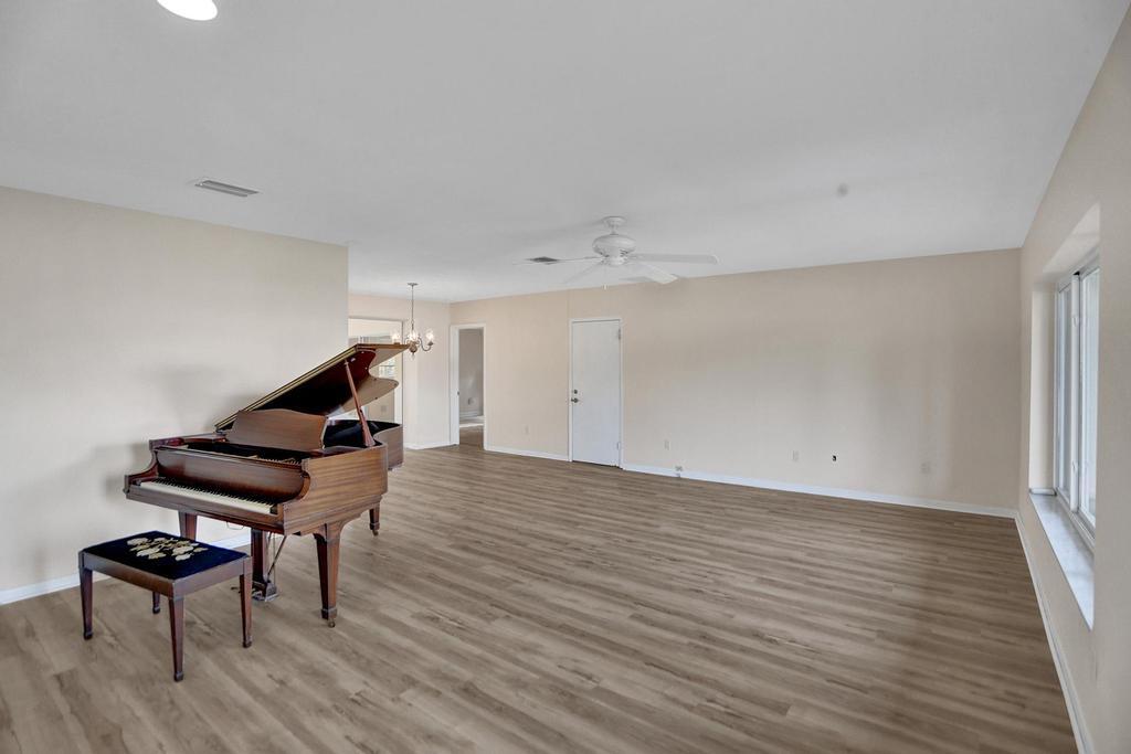 1088 Southwest 13th Place Boca Raton, FL 33486 - Photo 2 of 27 Living Room