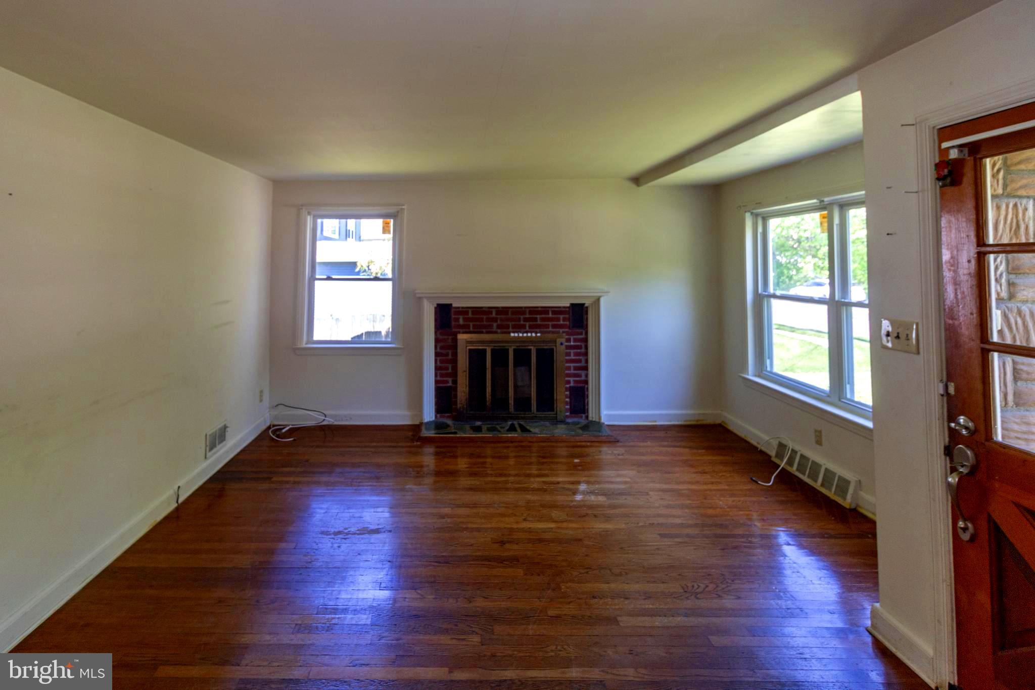 11 Mt Laurel Road Mount Laurel, NJ 08054 - Photo 4 of 31 Hardwood Floors