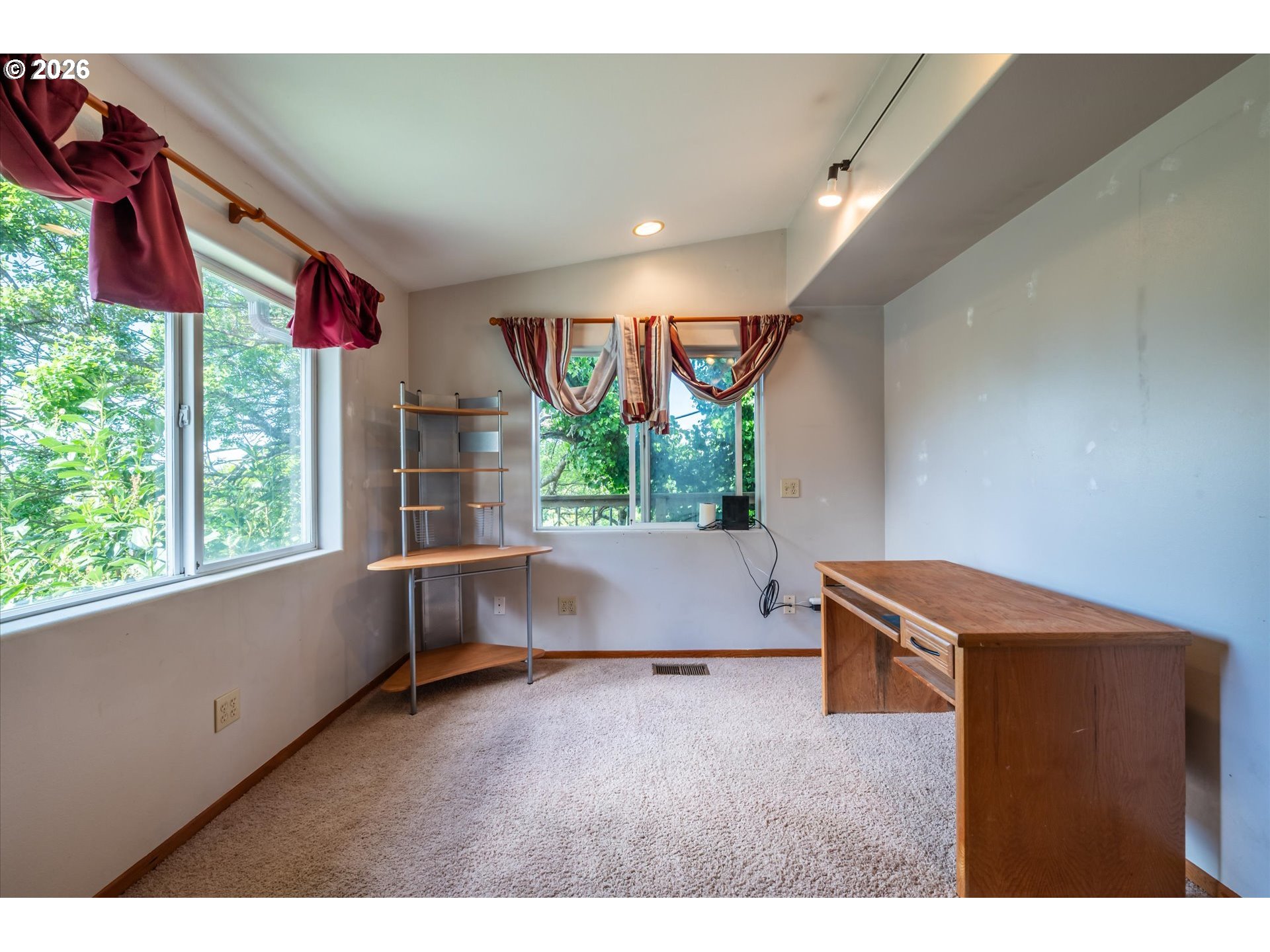 1750 Lincoln Road Coos Bay, OR 97420 - Photo 25 of 48 Den/Office