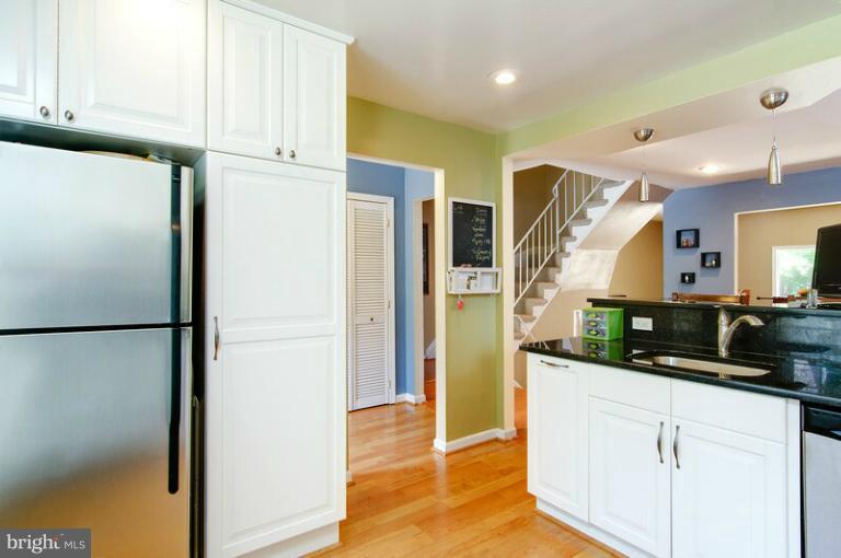 11857 Dunlop Court Reston, VA 20191 - Photo 25 of 28 Kitchen