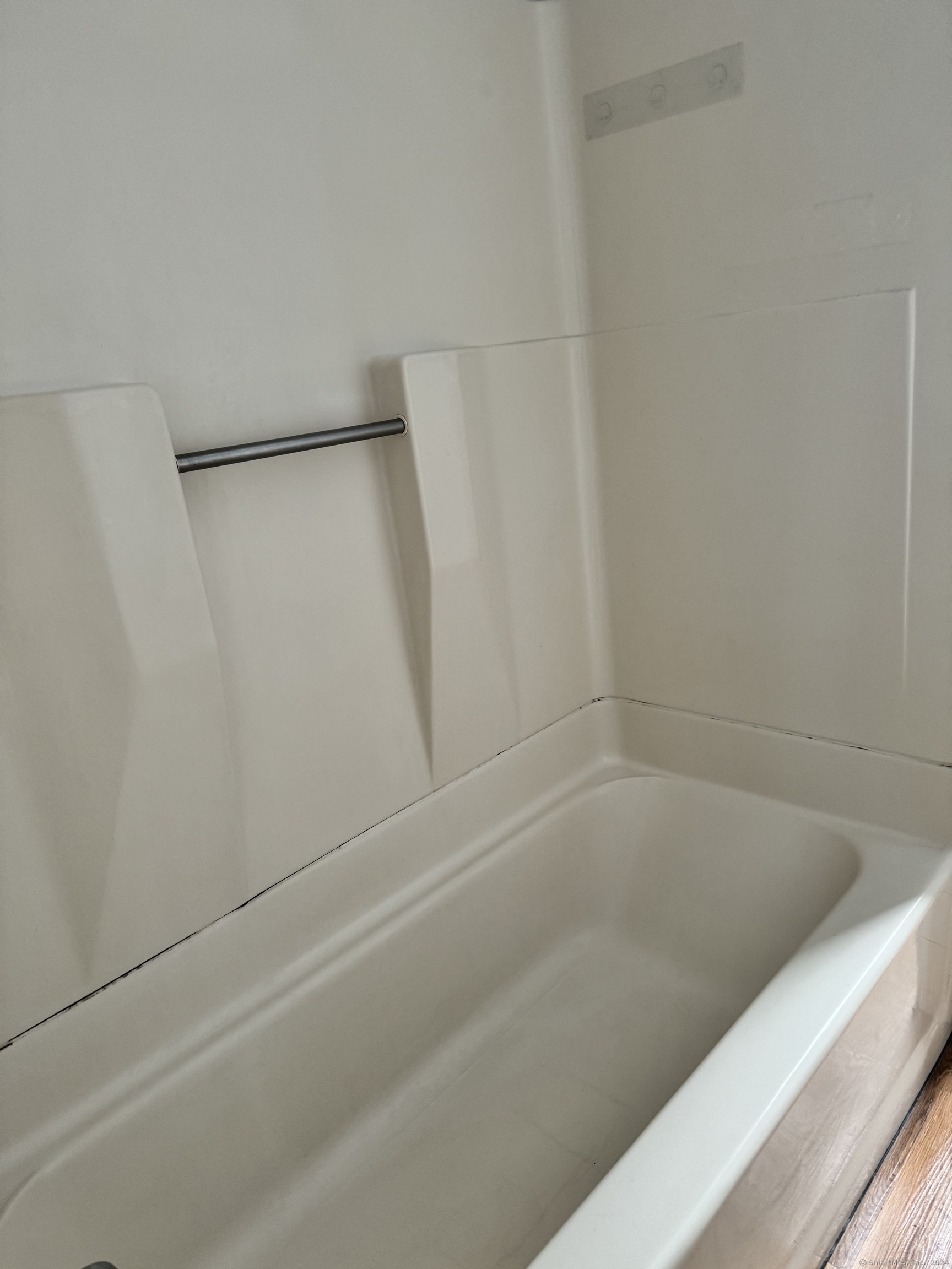 751 Orange Street New Haven, CT 06511 - Photo 15 of 18 a bathroom with a bathtub