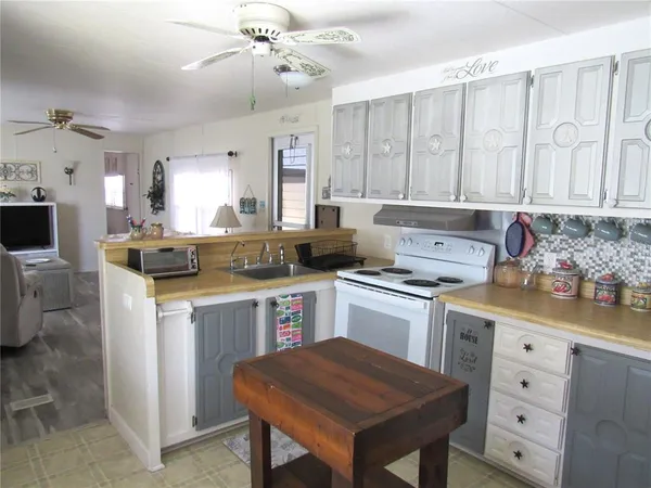 $79,900 | 5709 Holiday Park Boulevard, North Port, FL 34287