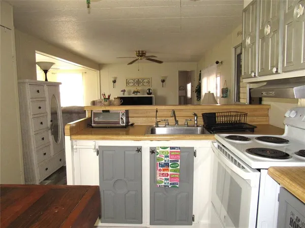 $79,900 | 5709 Holiday Park Boulevard, North Port, FL 34287