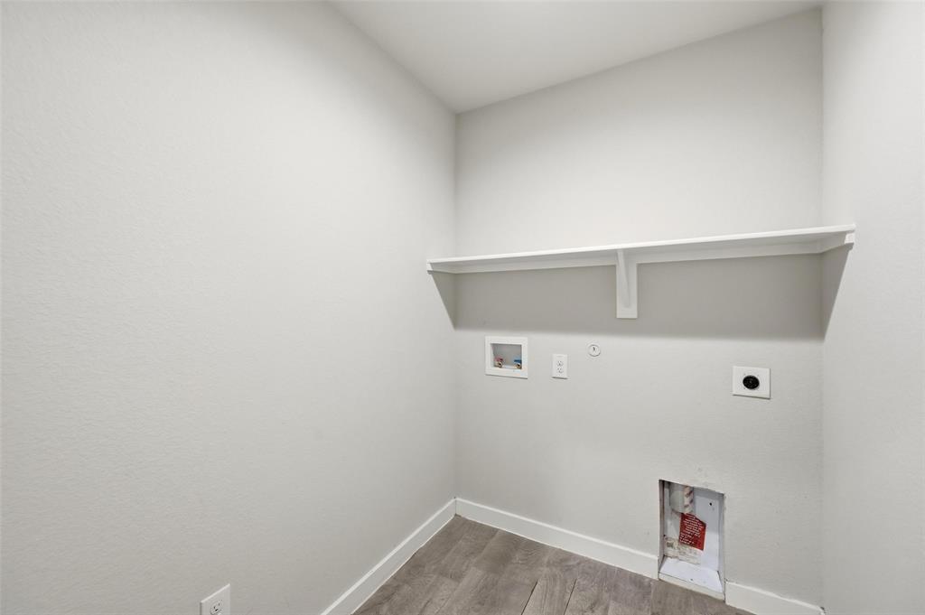 701 Griffith Pk Trail Alvarado, TX 76009 - Photo 17 of 20 a view of utility room