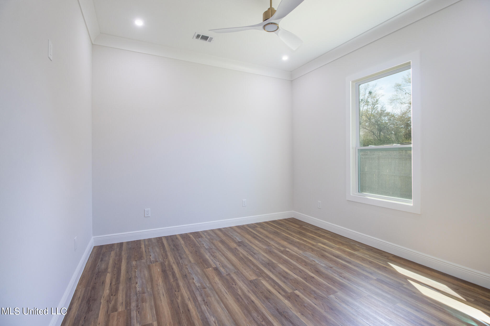 1023 Nancy Place Gulfport, MS 39507 - Photo 16 of 28 Nancy Place back bedroom 1