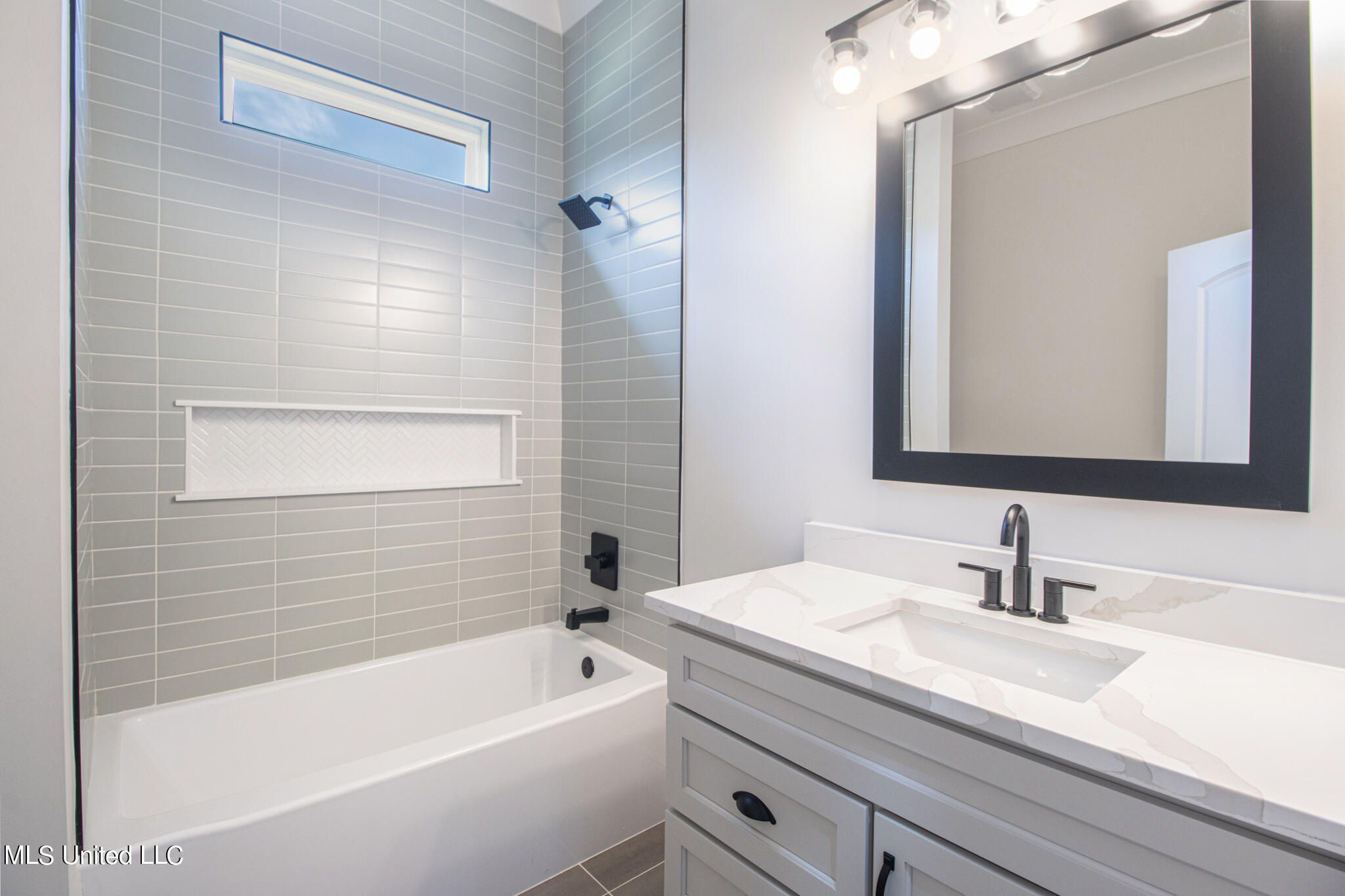 1023 Nancy Place Gulfport, MS 39507 - Photo 18 of 28 Nancy Place guest bath 1