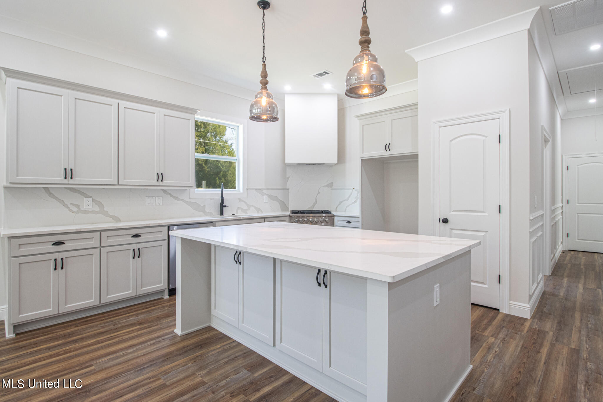 1023 Nancy Place Gulfport, MS 39507 - Photo 10 of 28 Nancy Place kitchen 2