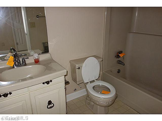1414 Luck Road Asheboro, NC 27205 - Photo 16 of 16 Bath.