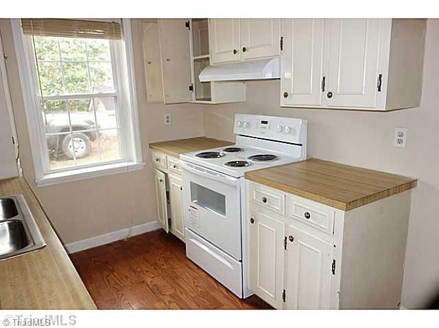 1414 Luck Road Asheboro, NC 27205 - Photo 7 of 16 Kitchen.