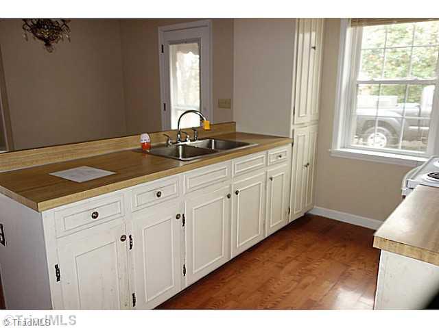 1414 Luck Road Asheboro, NC 27205 - Photo 8 of 16 Kitchen.