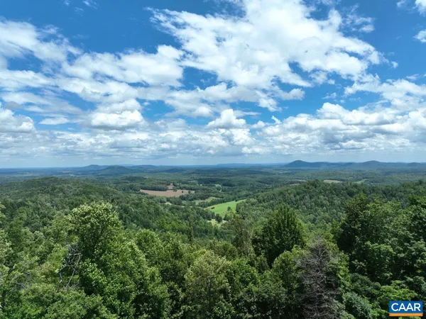 a view front of house with a yard