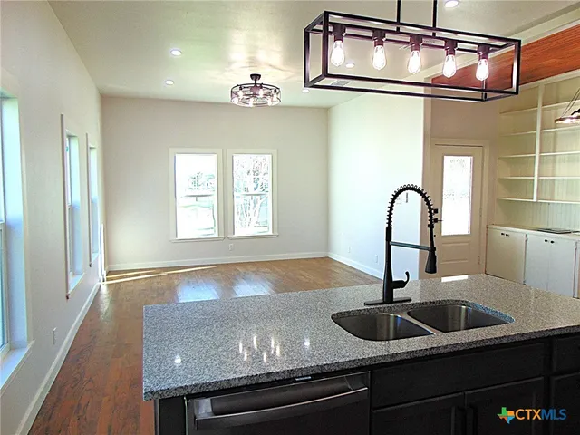 $245,000 | 500 South Texana Street, Hallettsville, TX 77964