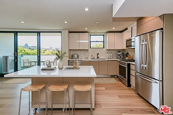 $6,750 | 328 North Maple Drive, Unit 303, Beverly Hills, CA 90210