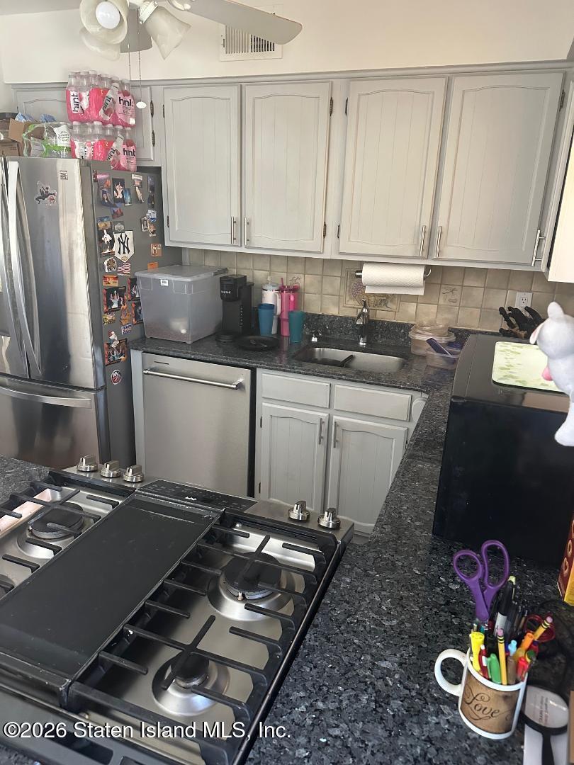 116 Windham Loop Staten Island, NY 10314 - Photo 7 of 25 116 Windham Loop