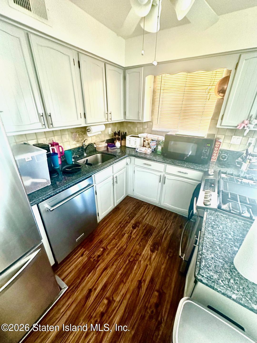 116 Windham Loop Staten Island, NY 10314 - Photo 8 of 25 116 Windham Loop