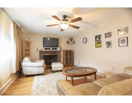 10 Violet Road Burlington, MA 01803 - Photo 3 of 16 Gallery Image 3