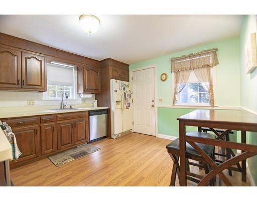 10 Violet Road Burlington, MA 01803 - Photo 7 of 16 Gallery Image 7
