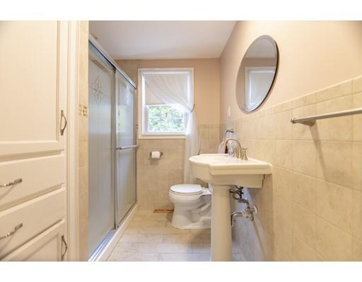 10 Violet Road Burlington, MA 01803 - Photo 9 of 16 Gallery Image 9
