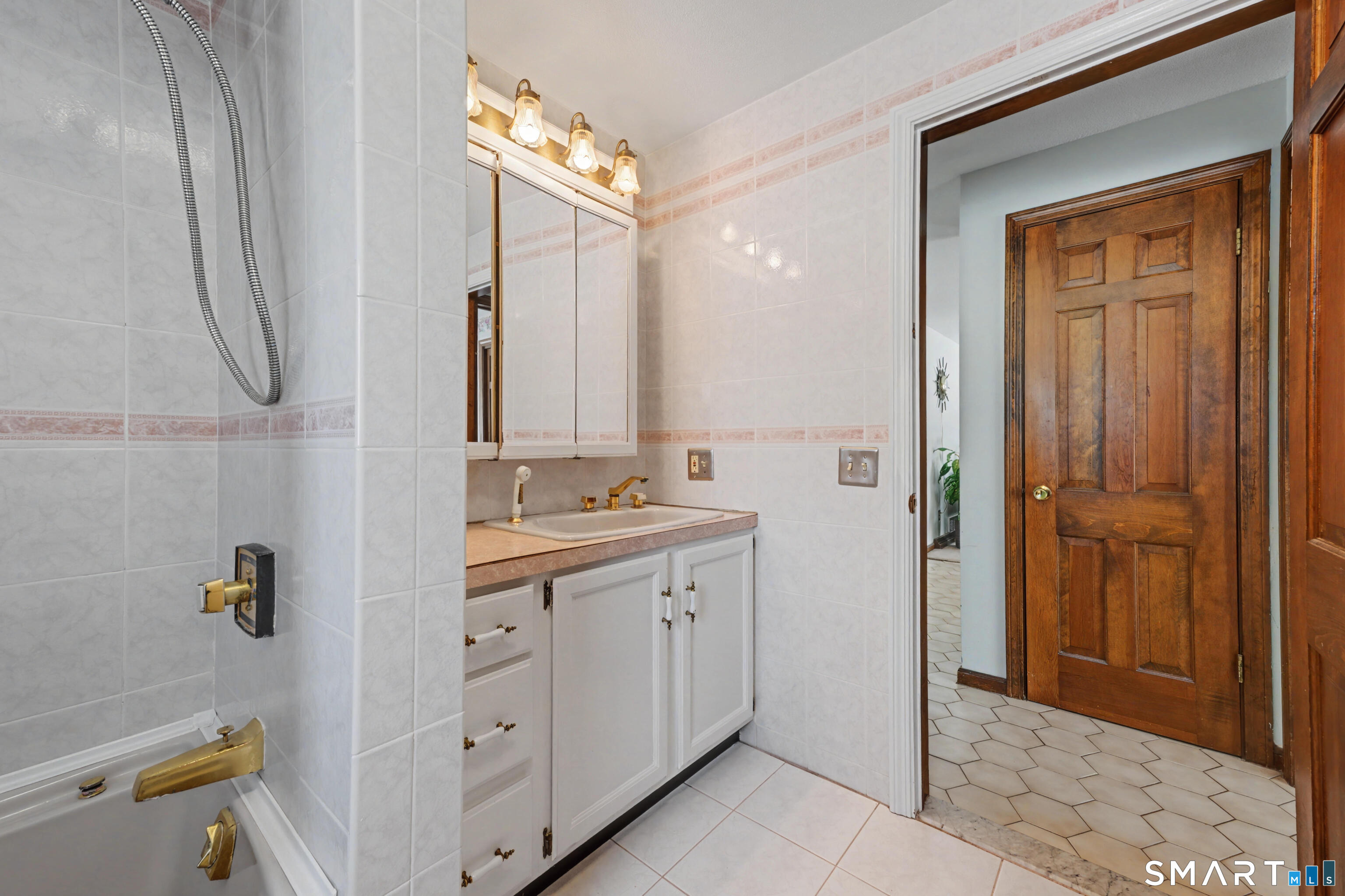 90 Rolling Ridge Road Hamden, CT 06518 - Photo 22 of 36