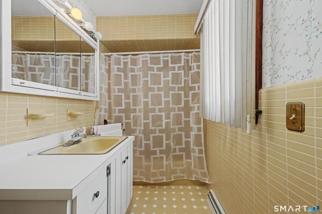 $399,000 | 90 Rolling Ridge Road, Hamden, CT 06518