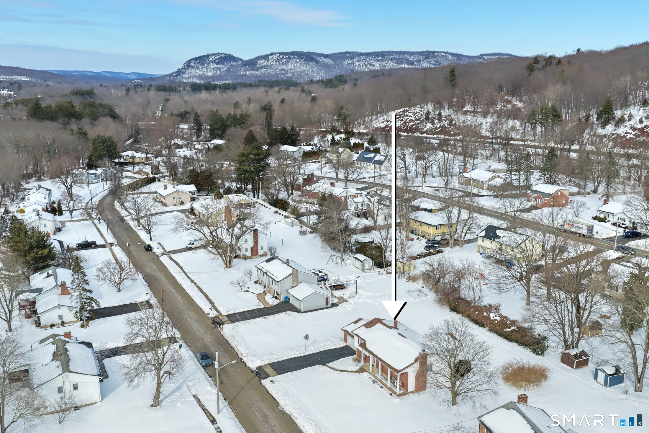 90 Rolling Ridge Road Hamden, CT 06518 - Photo 37 of 37 a view of city and mountain
