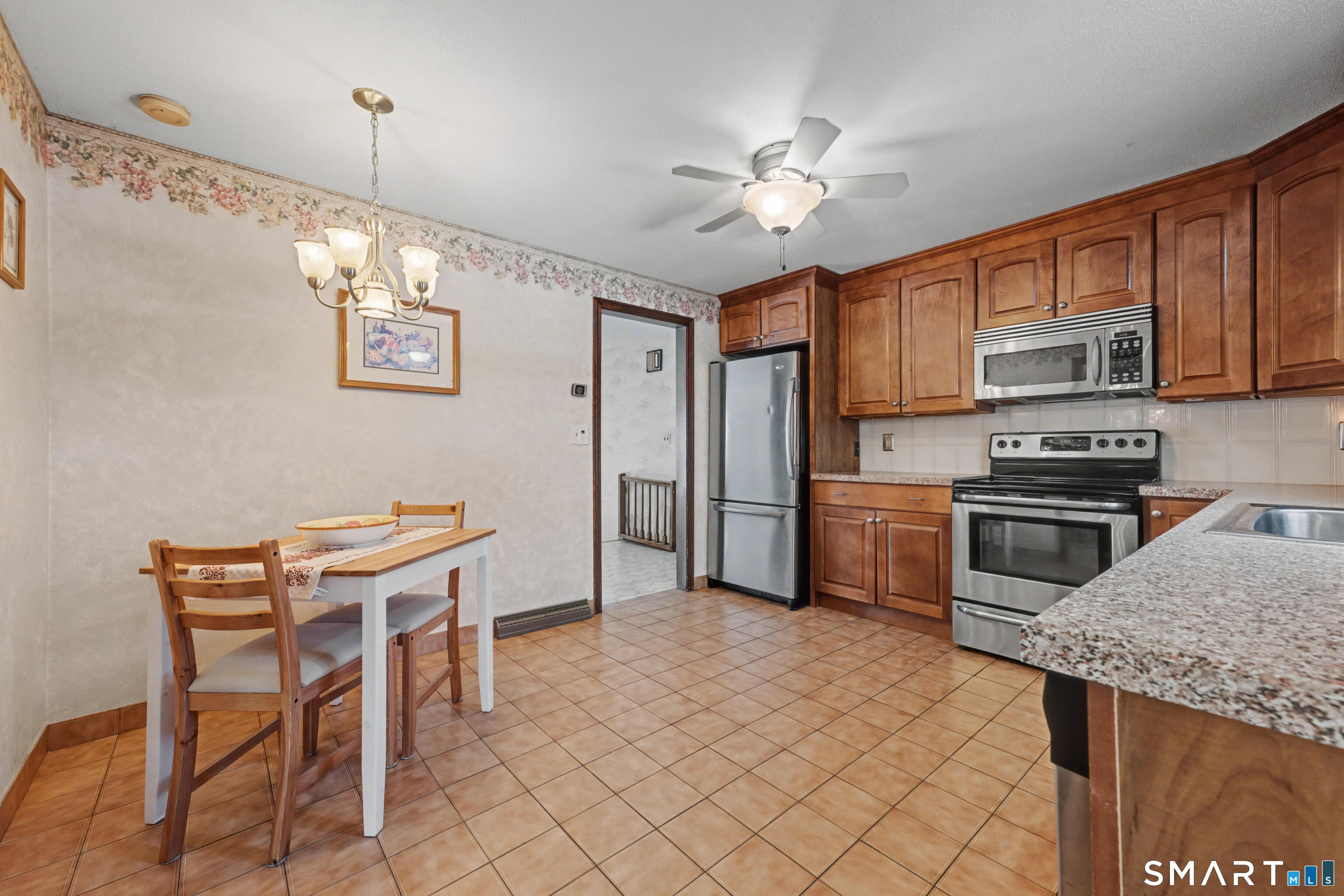 90 Rolling Ridge Road Hamden, CT 06518 - Photo 6 of 36