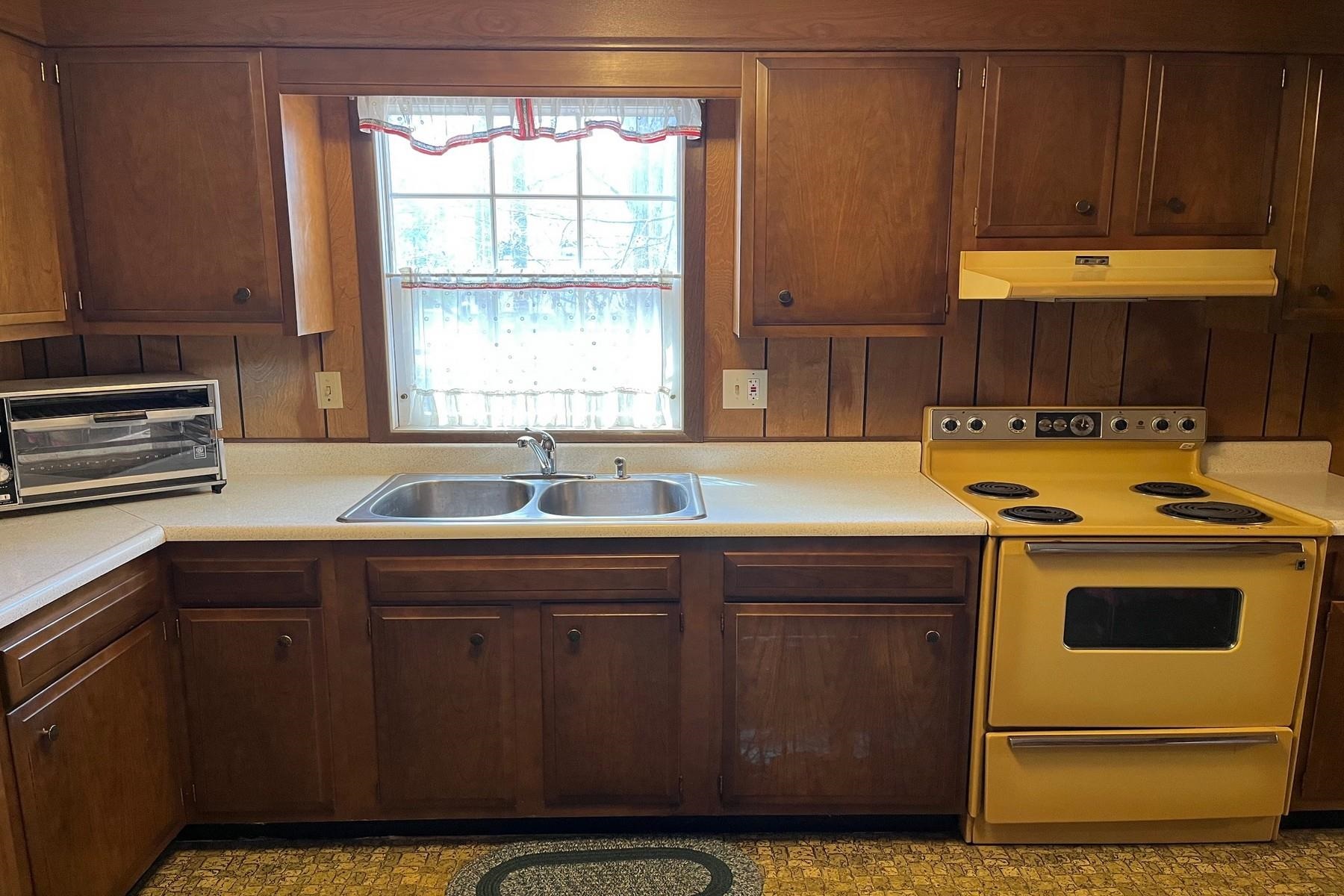 65 Watkins Avenue Rutland, VT 05701 - Photo 21 of 30