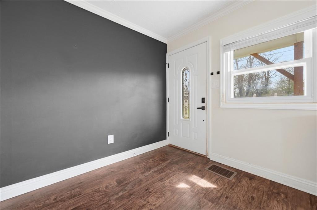 1901 Glen Road Aliquippa, PA 15001 - Photo 5 of 44