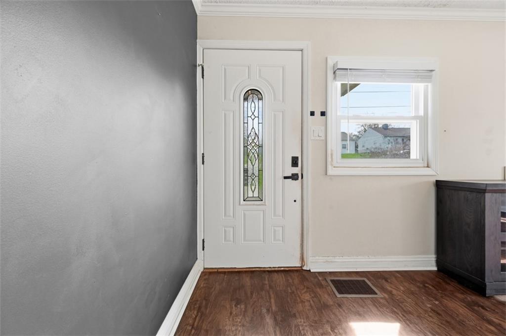 1901 Glen Road Aliquippa, PA 15001 - Photo 6 of 44