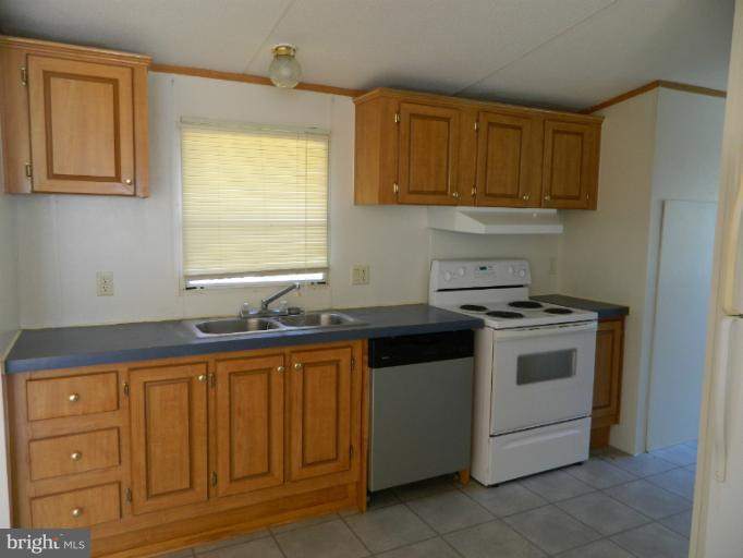 16912 Alcott Road Hagerstown, MD 21740 - Photo 17 of 29 Kitchen