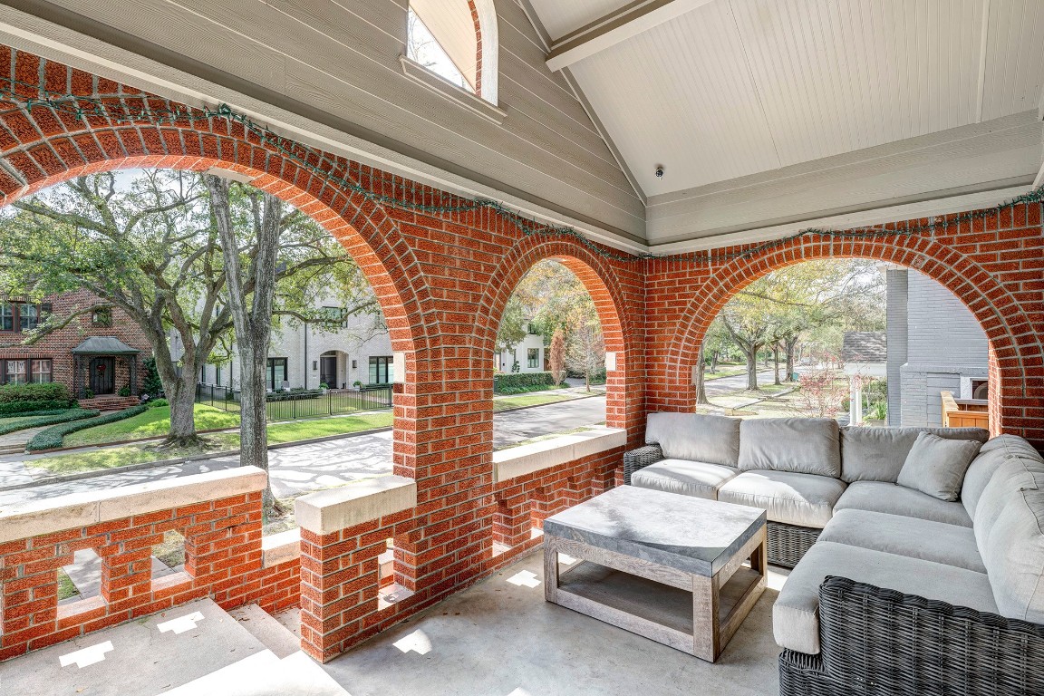 1902 Bolsover Street Houston, TX 77005 - Photo 2 of 27 Covered front porch is the perfect place to relax and enjoy views of the Southampton Place neighborhood.