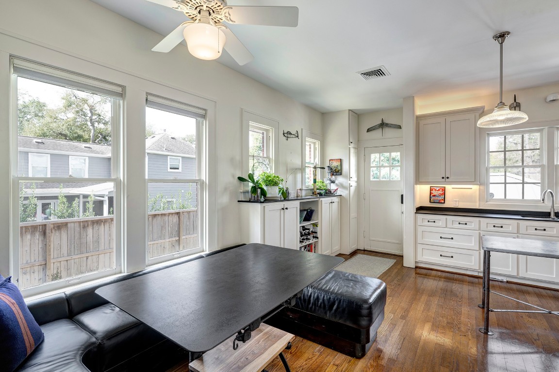 1902 Bolsover Street Houston, TX 77005 - Photo 8 of 27 Light-filled breakfast room open to the kitchen creates a nice setting for casual meals.