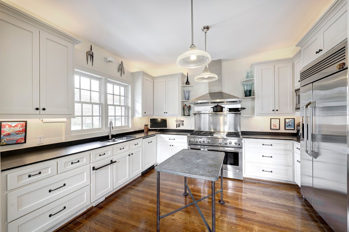 1902 Bolsover Street Houston, TX 77005 - Photo 9 of 27 Updated kitchen with classic finishes offers stainless steel appliances, plentiful storage, and room for an island.