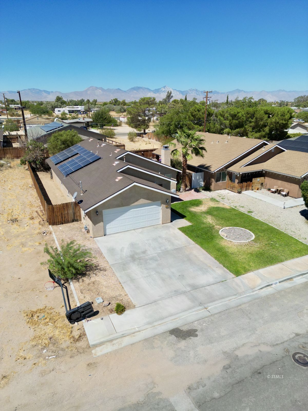 1221 Mayo Street Ridgecrest, CA 93555 - Photo 5 of 26 Gallery Image 5