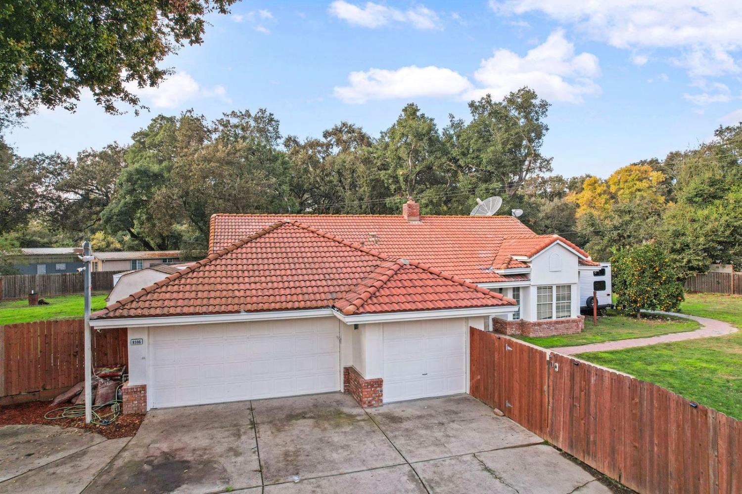 8596 West Samoha Court Thornton, CA 95686 - Photo 3 of 33