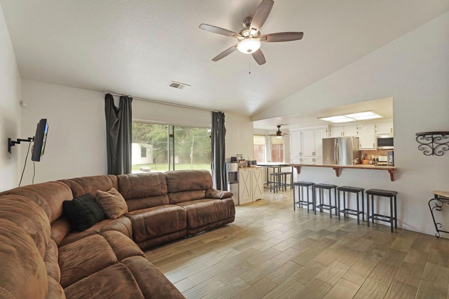 8596 West Samoha Court Thornton, CA 95686 - Photo 7 of 33