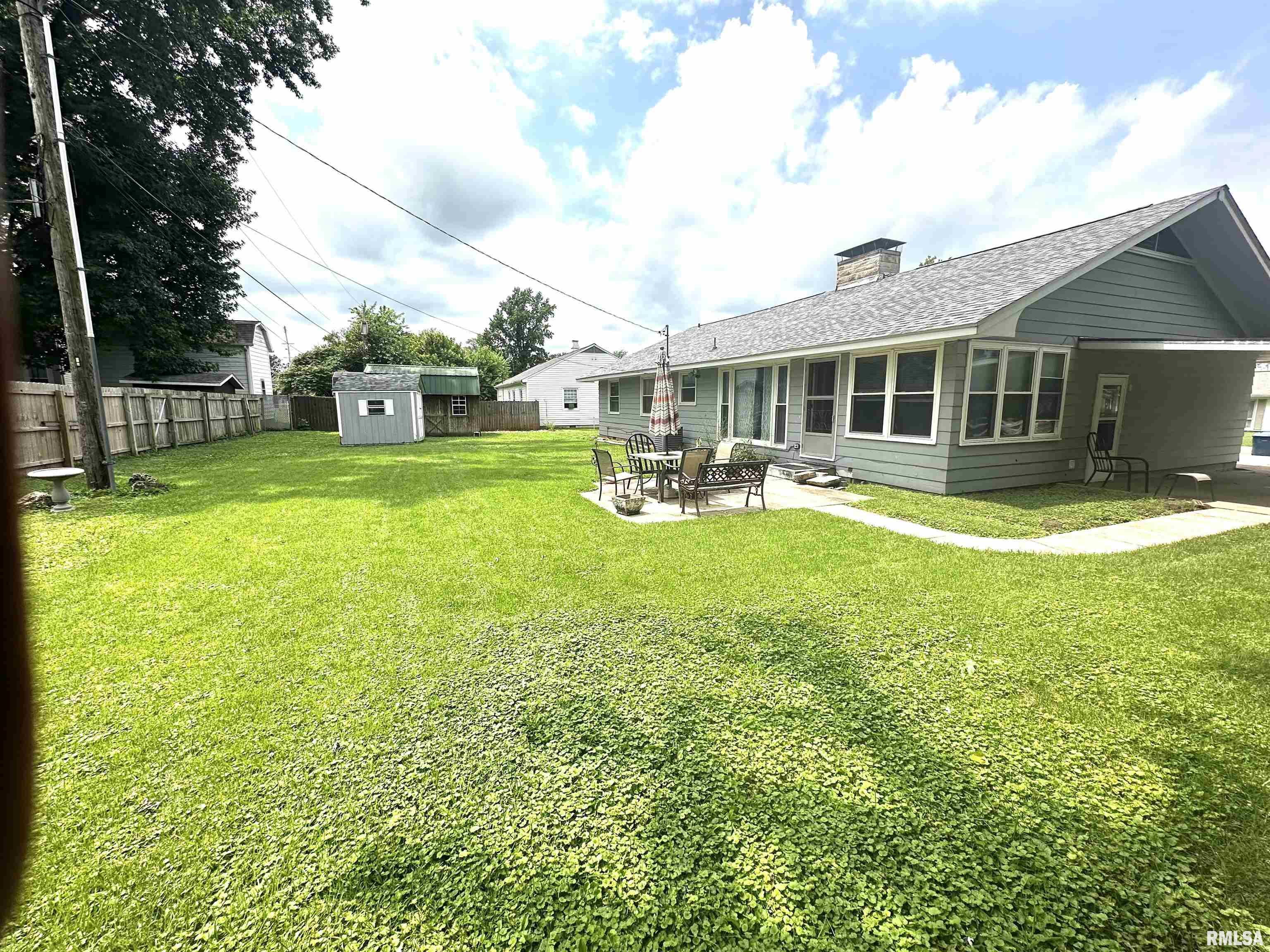 18 Arline Drive Centralia, IL 62801 - Photo 2 of 13