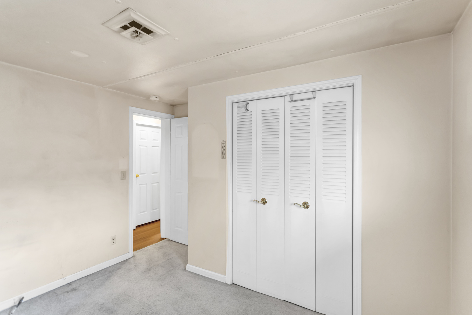 1053 Lakeview Road Elgin, IL 60123 - Photo 22 of 33 wooden floor in an empty room