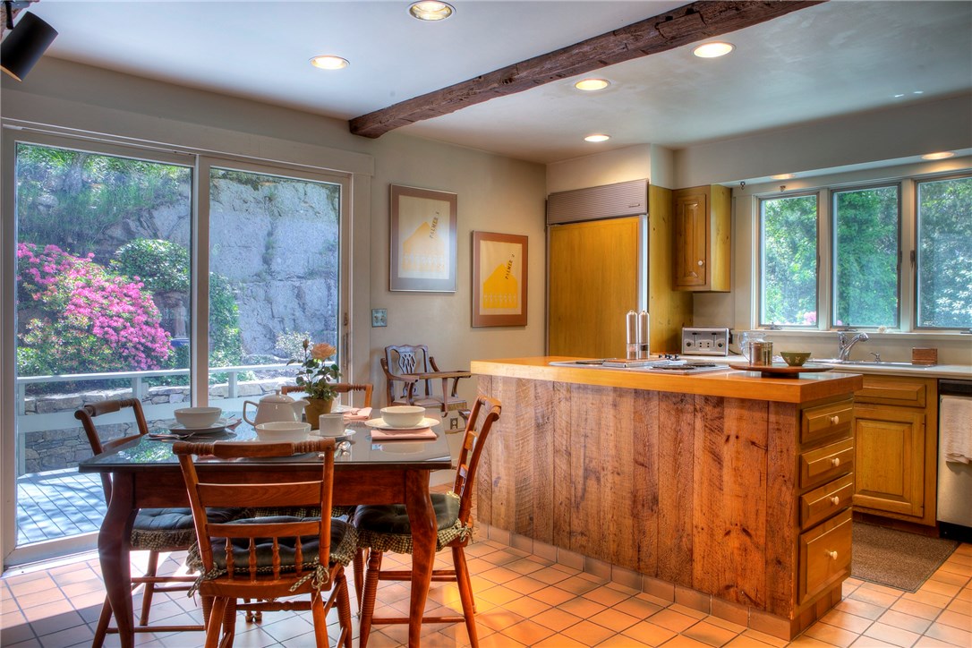 30 Hazard Road Newport, RI 02840 - Photo 13 of 40