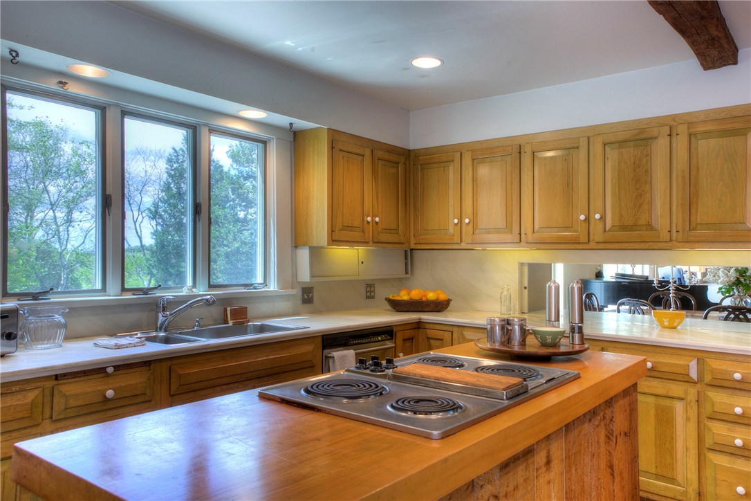 30 Hazard Road Newport, RI 02840 - Photo 14 of 40