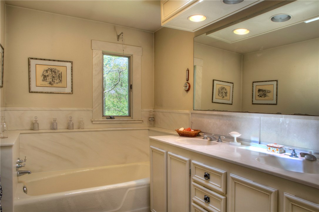 30 Hazard Road Newport, RI 02840 - Photo 25 of 40