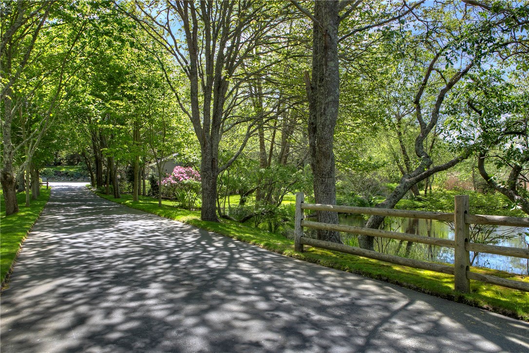 30 Hazard Road Newport, RI 02840 - Photo 4 of 40