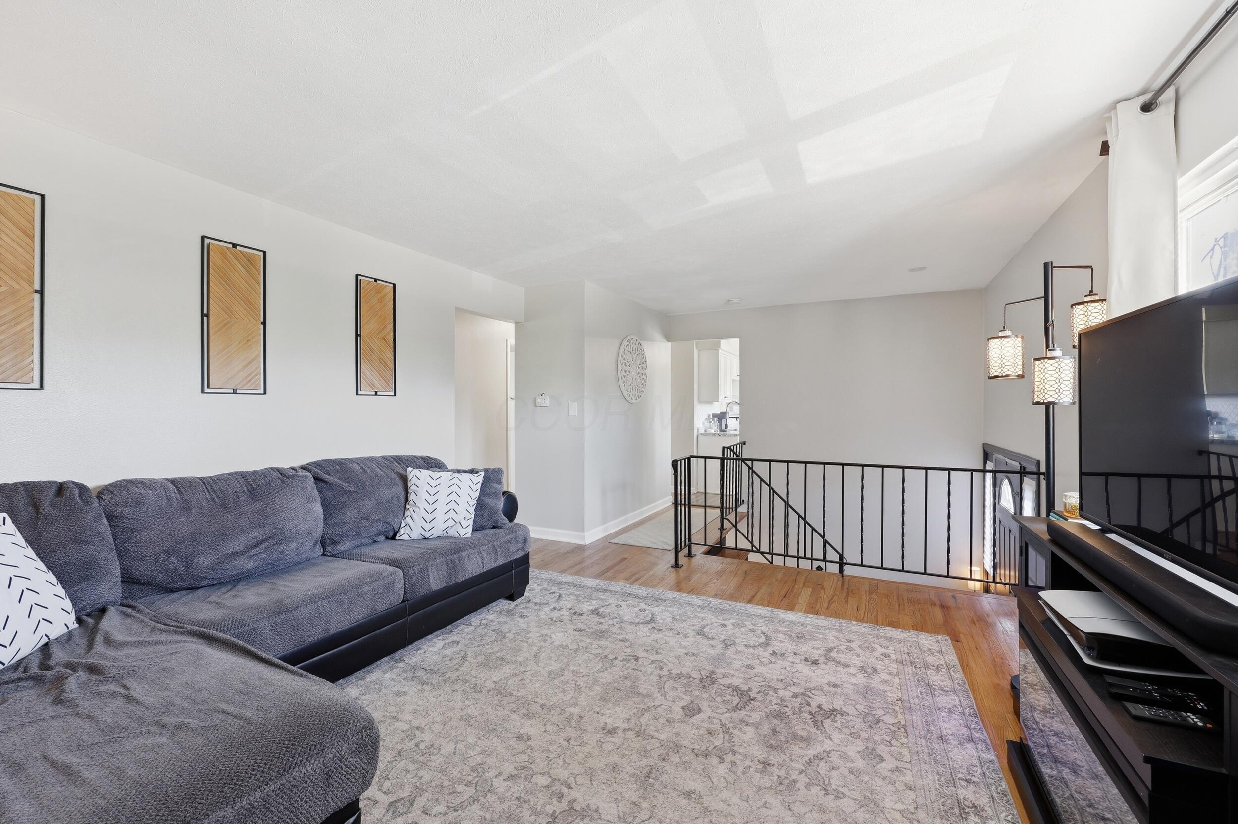 6097 Karl Road Columbus, OH 43229 - Photo 8 of 24