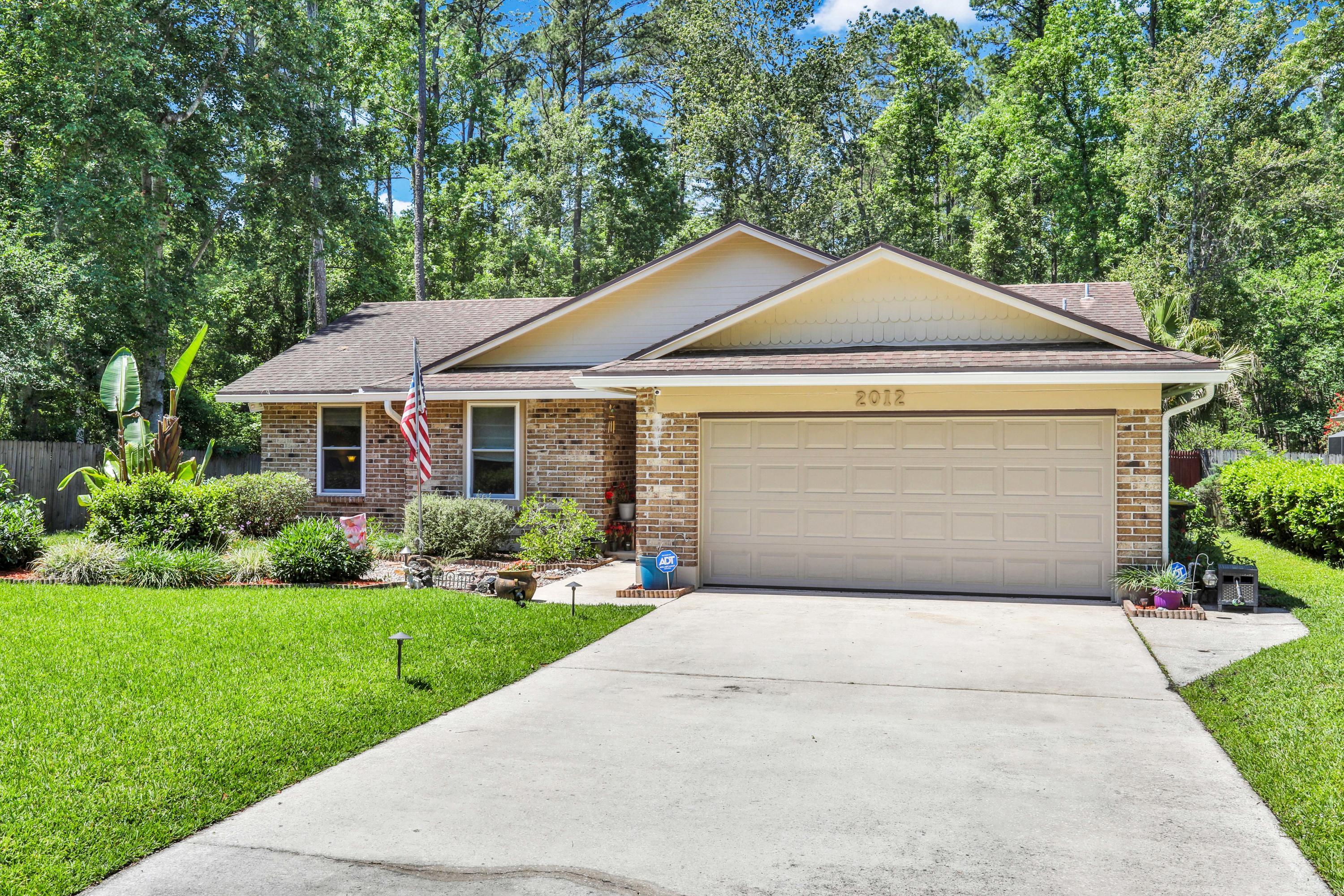 2012 Rothbury Drive Jacksonville, FL 32221 - Photo 3 of 25 1R4A8839