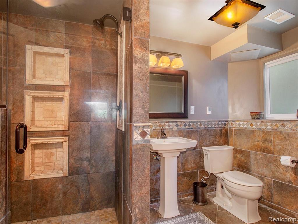 2533 South Lake George Road Metamora, MI 48455 - Photo 23 of 36