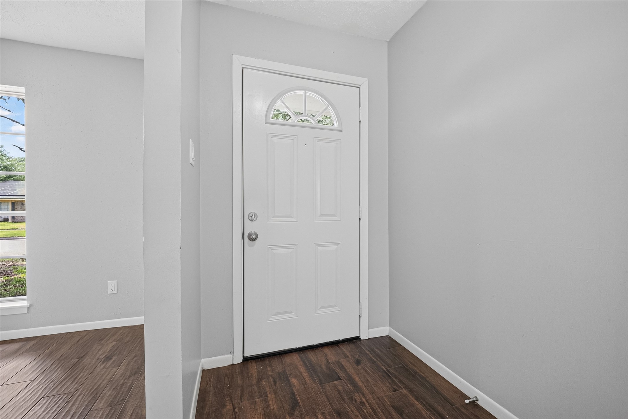 706 Buoy Road Houston, TX 77062 - Photo 8 of 43