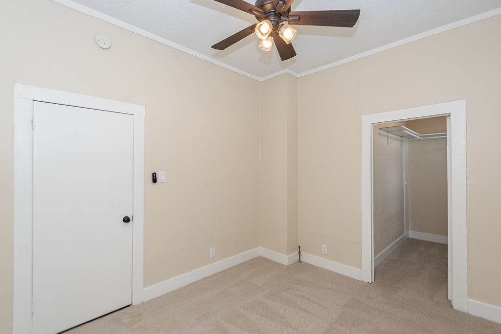 3909 Barnes Street Houston, TX 77007 - Photo 11 of 22 Each room has large closets