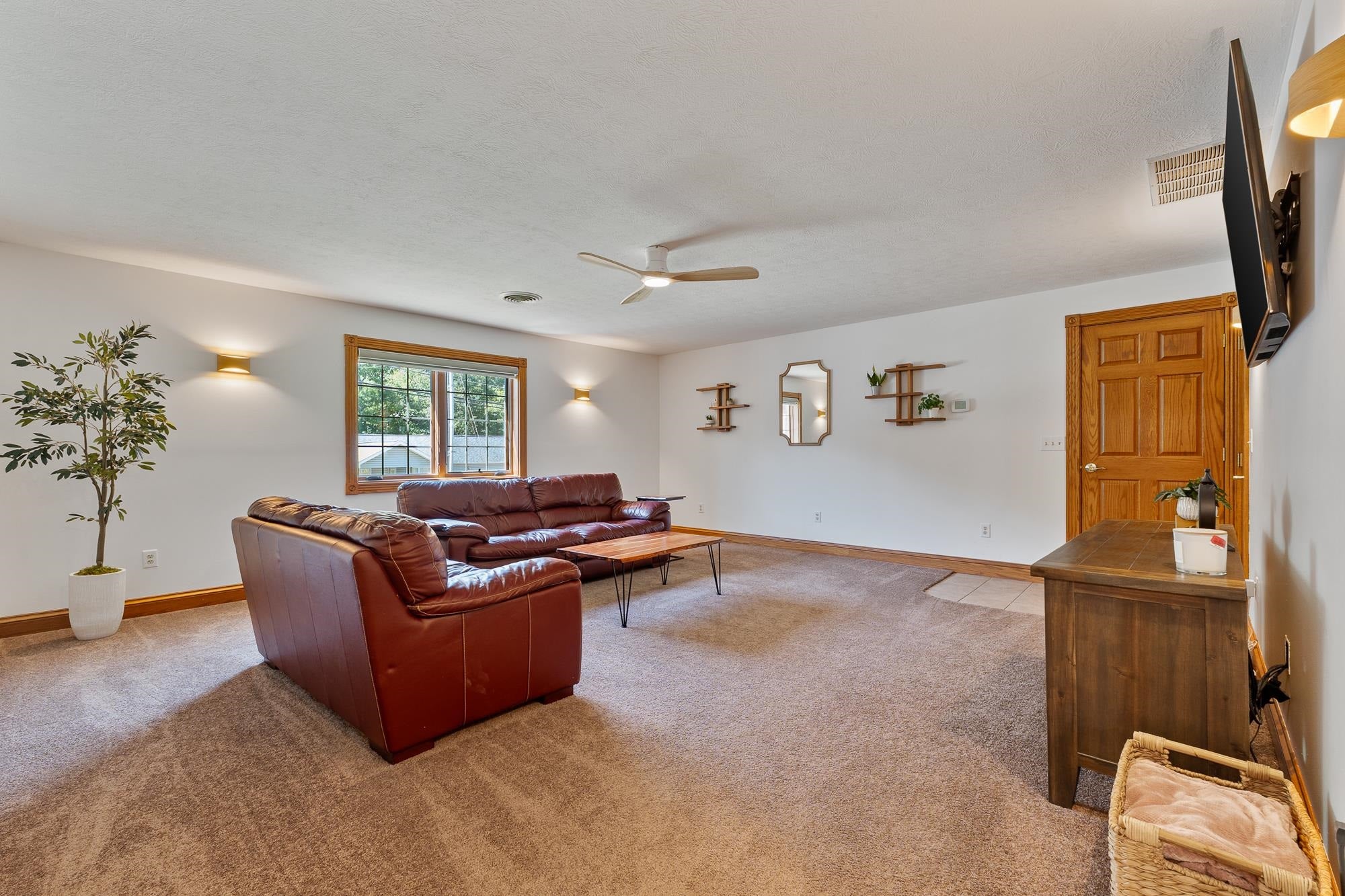 1915 Green Valley Road Huntington, WV 25701 - Photo 7 of 32 Gallery Image 7