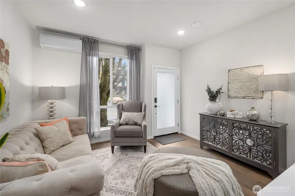 $824,499 | 1816 Ave S 15th Seattle Wa 98144, Seattle, WA 98144