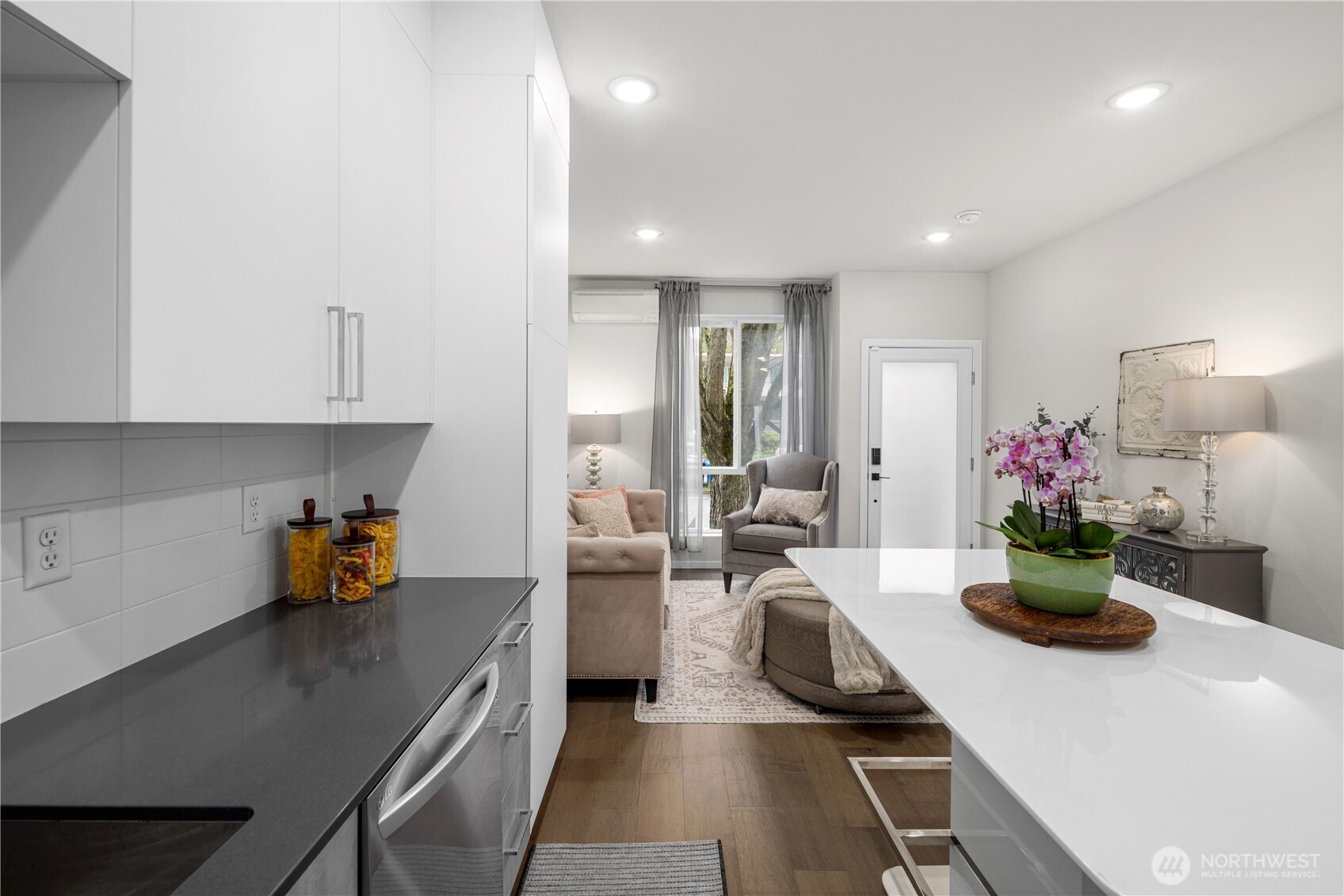 1816 15th Avenue South Seattle, WA 98144 - Photo 9 of 36